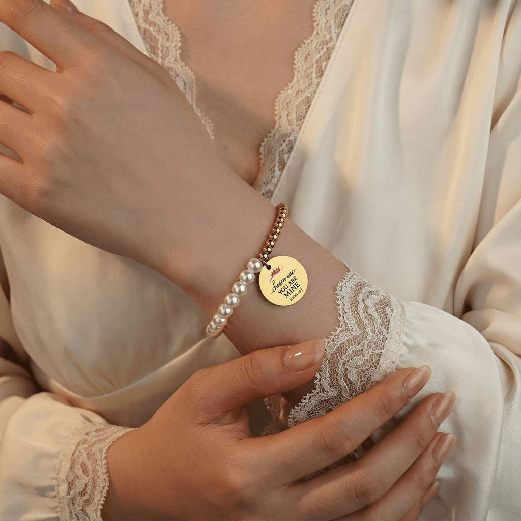 Premium Pearl & Gold Coin Bracelet: Mother of Pearl